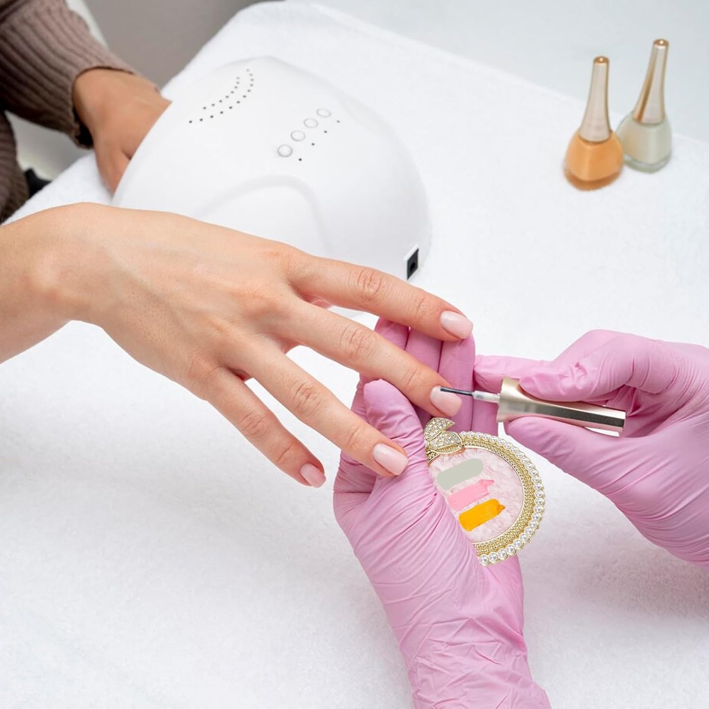 NICENEEDED 2 PCS Resin Nail Art Palette, Nail Art Painting Mixed Color Makeup Palette with Pearls, Rhinestone Bowknot Edge Nail Polish Palettes Nail Art Display Board for Nail Salon