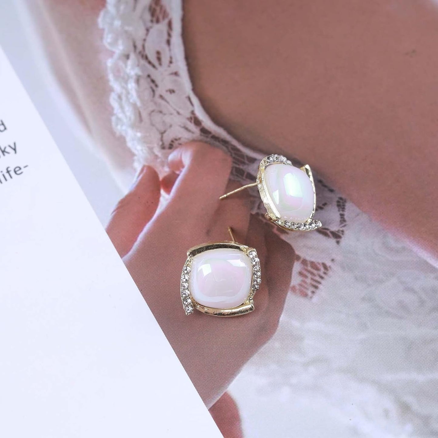 Vintage Crystal Square Earrings Moonstone Square Stud Earrings Gold Rhinestone Opal Stone Earrings Geometry Moonstone Earrings Jewelry for Women