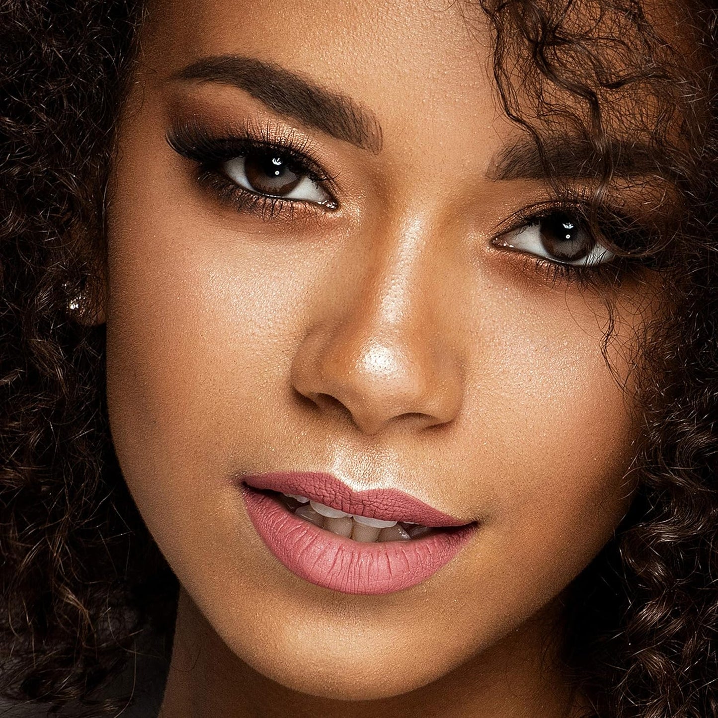 Pippa Of London Camden Make Up Palette 353 with 9 Luxury Matte, Shimmer and Glitter Eyeshadows in Rose Gold case with Mirror